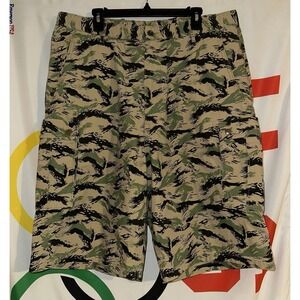 Levi's Tiger Camo Cargo Shorts Mens 38 Baggy Wide Leg Grunge Y2K